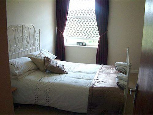 The Royal Oak Hotel Lydney Bagian luar foto